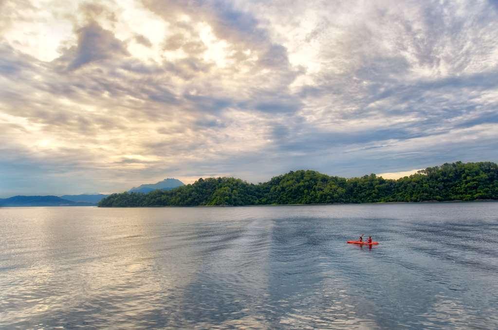 Gayana Marine Resort 5*