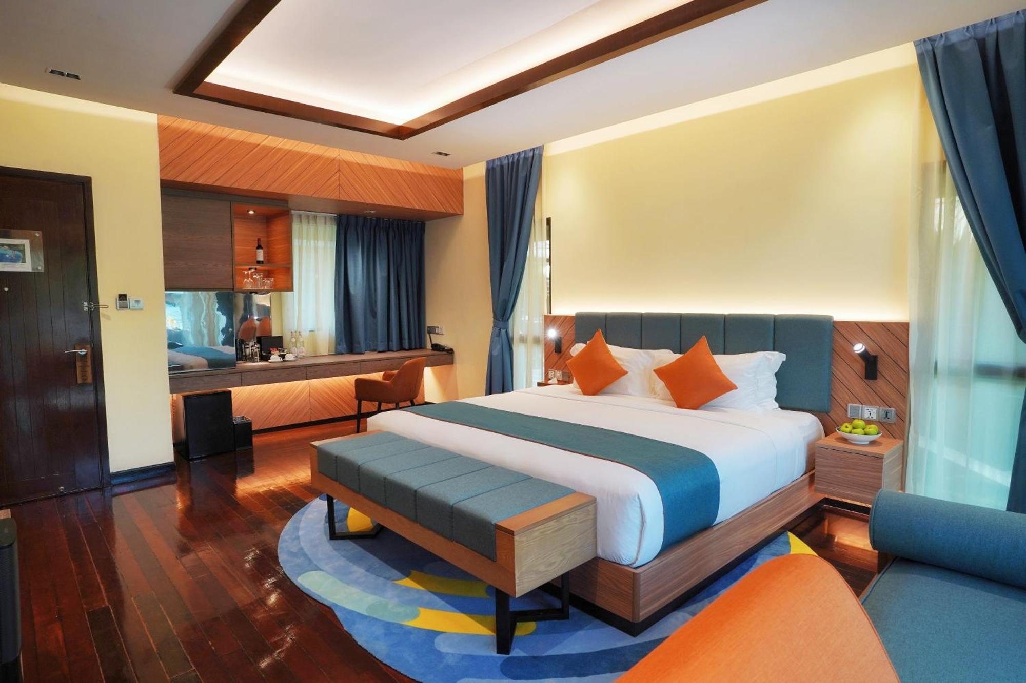Gayana Marine Resort 5*